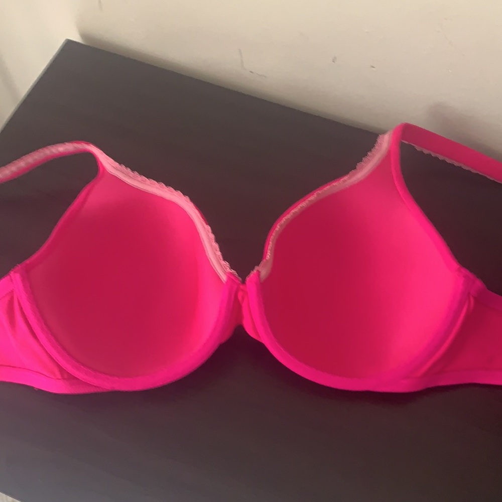 Victoria’s Secret classic bright pink bra EUC - Picture 6 of 8
